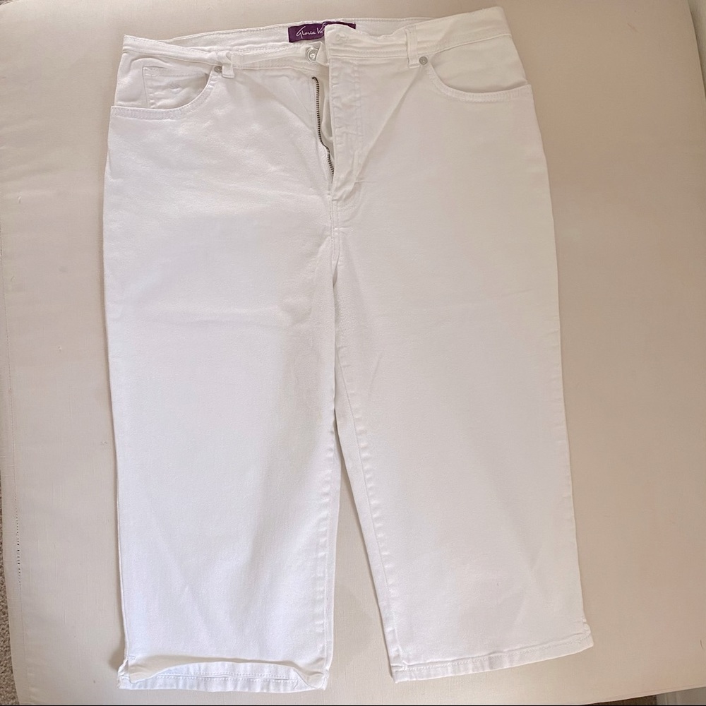 Gloria Vanderbilt / Amanda white capri pants